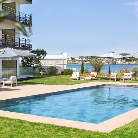 Golden Tulip Hotel & Rooftop Martigues Provence Exterior photo
