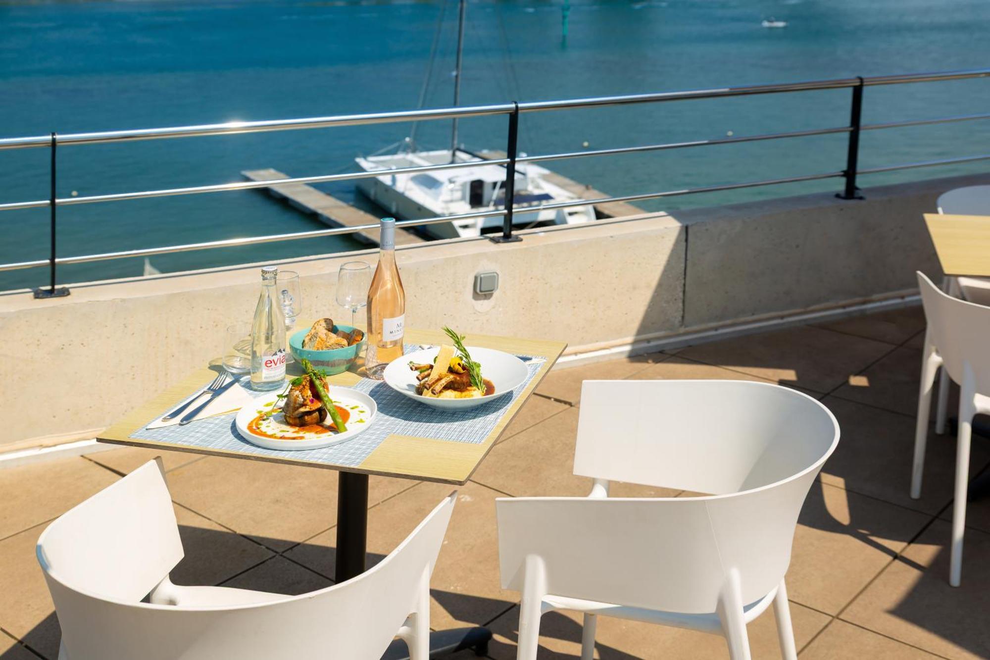 Golden Tulip Hotel & Rooftop Martigues Provence Exterior photo