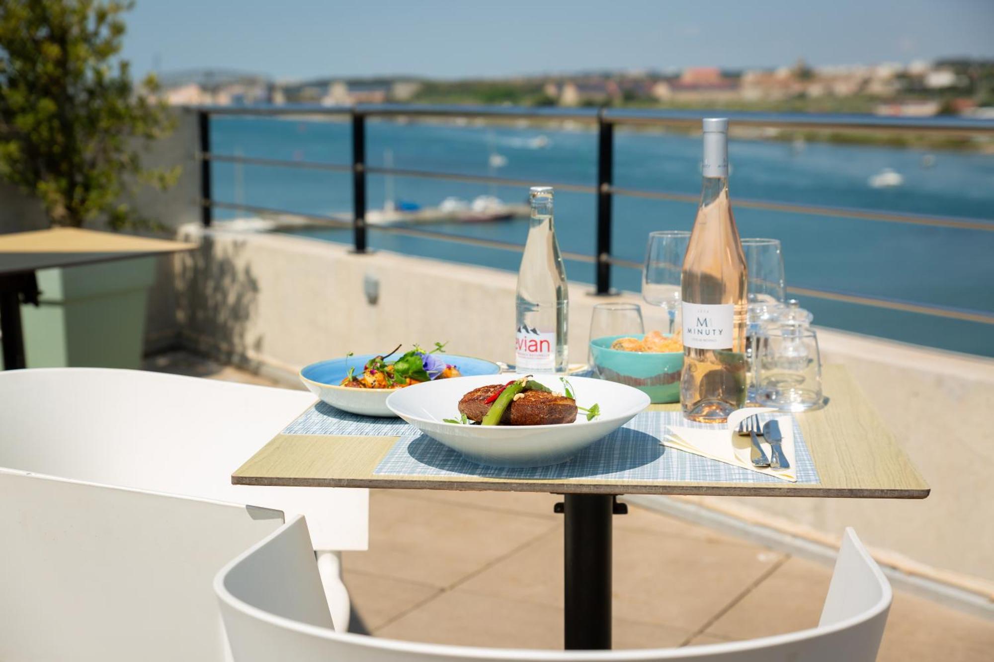 Golden Tulip Hotel & Rooftop Martigues Provence Exterior photo