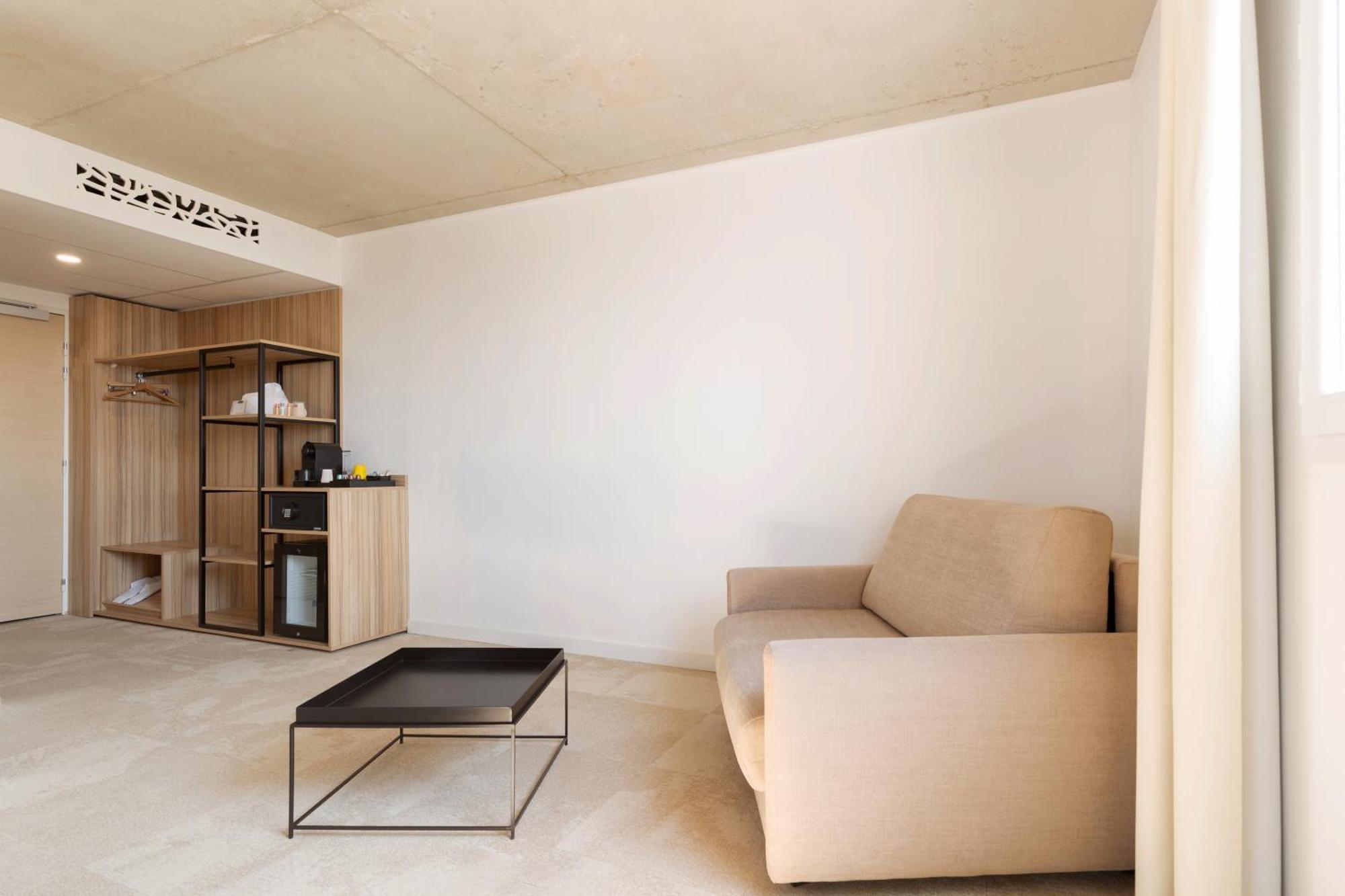 Golden Tulip Hotel & Rooftop Martigues Provence Room photo
