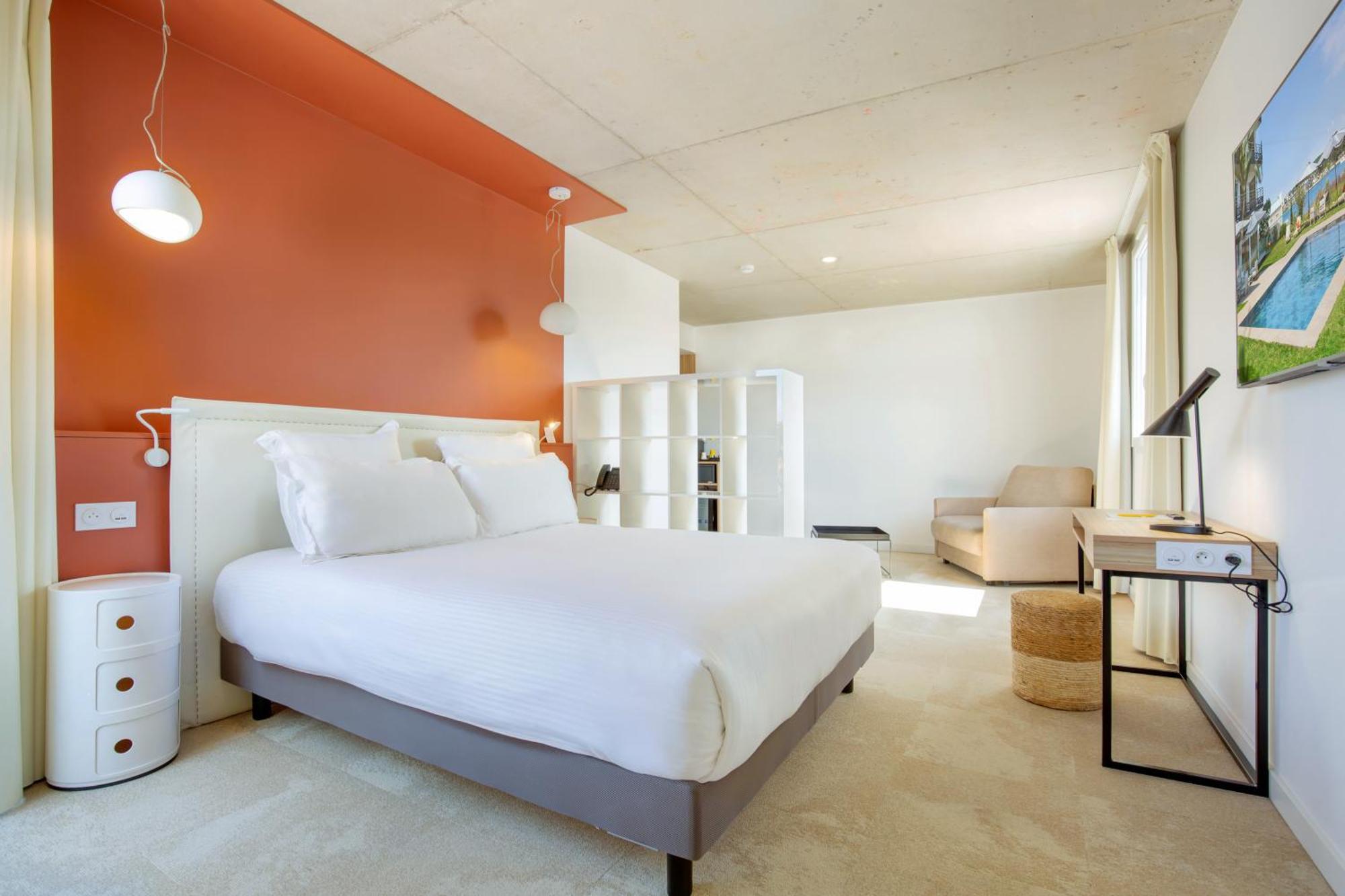Golden Tulip Hotel & Rooftop Martigues Provence Room photo