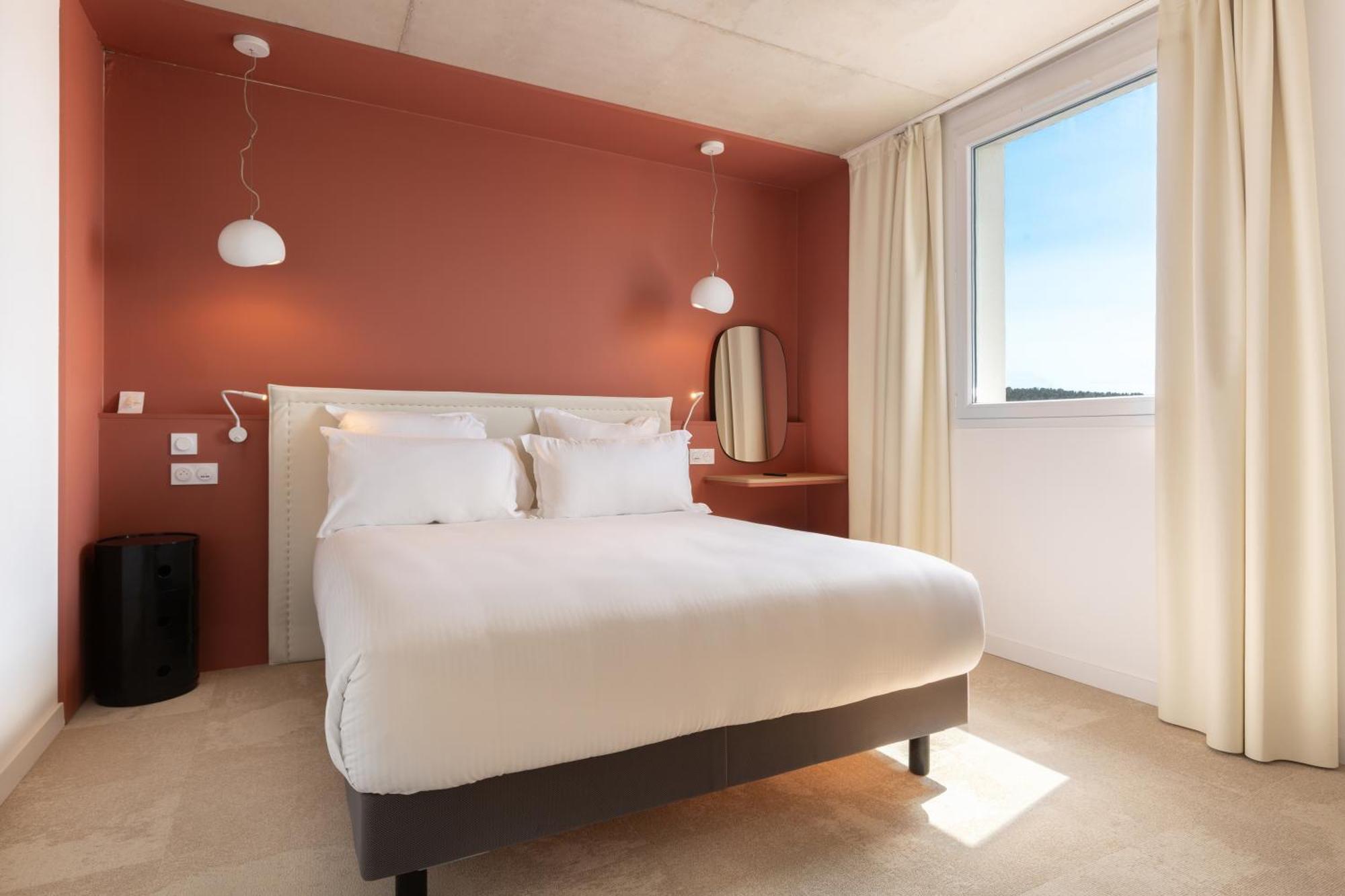 Golden Tulip Hotel & Rooftop Martigues Provence Exterior photo
