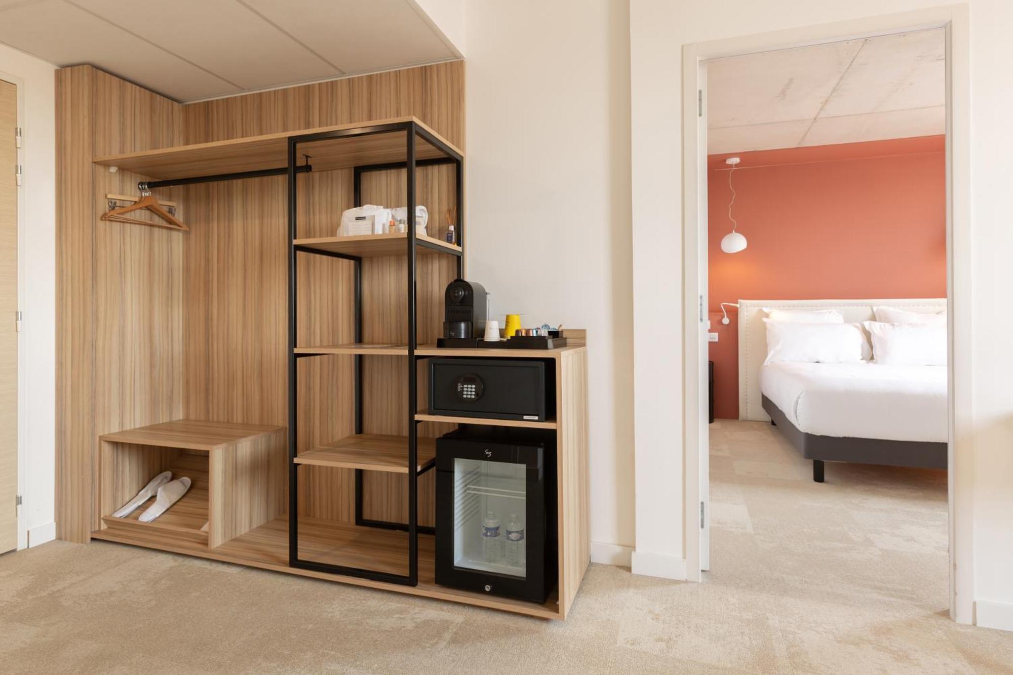 Golden Tulip Hotel & Rooftop Martigues Provence Room photo